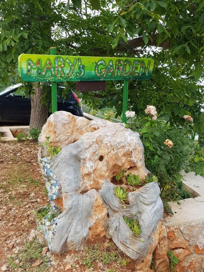 Mary'S Garden Villa Tulisevica ภายนอก รูปภาพ
